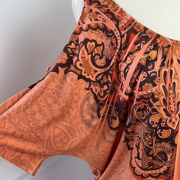 One World cold-shoulder blouse - Picture 6 of 9